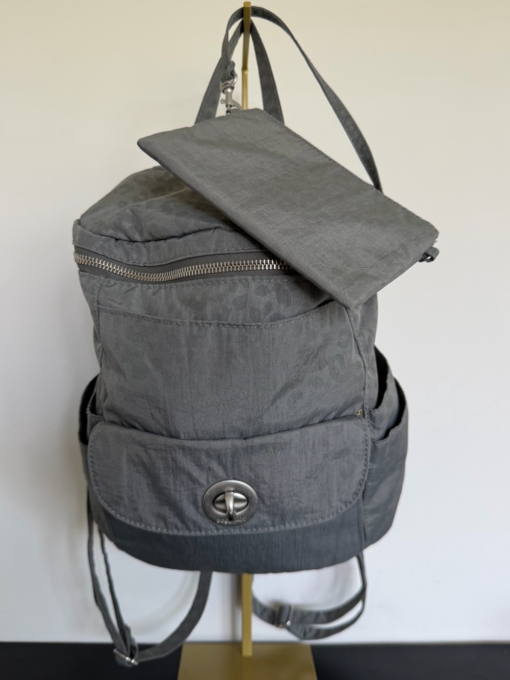 Baggallini Gray Leopard Convertible Backpack Tote With Wristlet